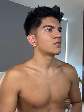 santiago 01 online show from January 6, 7:06 pm