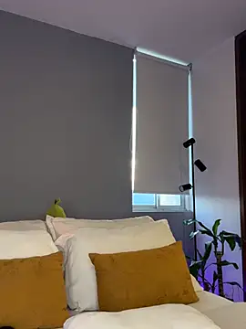 santiago 01 online show from April 3, 10:30 pm