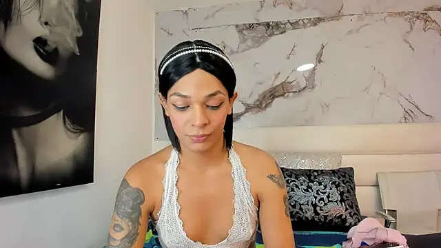 Snapshot of emily_lady20 chatting on July 6, 3:47 am emily lady20 online show from July 6, 3:47 am