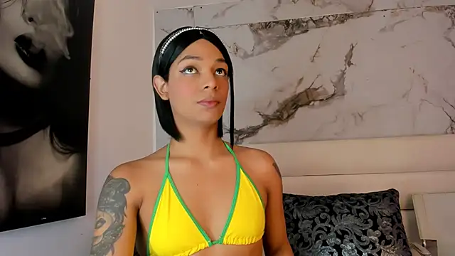 Snapshot of emily_lady20 chatting on July 30, 1:10 pm emily lady20 online show from July 30, 1:10 pm