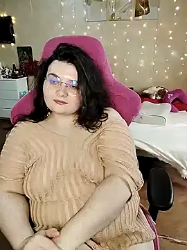 Snapshot of DenisHailey chatting on February 2, 9:51 am DenisHailey online show from February 2, 9:51 am