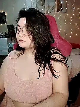 Snapshot of DenisHailey chatting on February 5, 5:09 pm DenisHailey online show from February 5, 5:09 pm