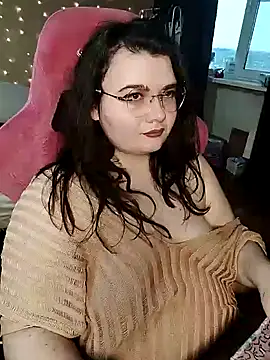 Snapshot of DenisHailey chatting on February 16, 2:43 pm DenisHailey online show from February 16, 2:43 pm