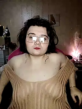 Snapshot of DenisHailey chatting on October 12, 7:35 pm DenisHailey online show from October 12, 7:35 pm