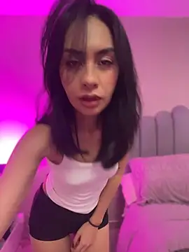 Snapshot of romma95 chatting on June 2, 8:44 pm romma95 online show from June 2, 8:44 pm
