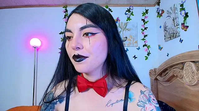 Teresa Moon  online show from October 31, 6:53 pm