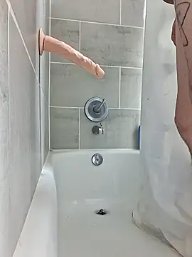 Snapshot of chillmfrs chatting on November 4, 6:12 am chillmfrs online show from November 4, 6:12 am