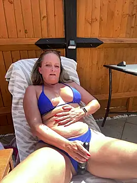 HoneyBluex online show from July 16, 11:05 am