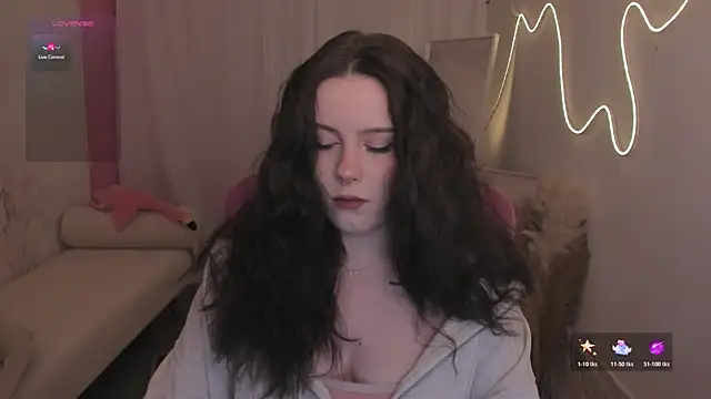 CoralineKeyns online show from February 11, 5:45 am