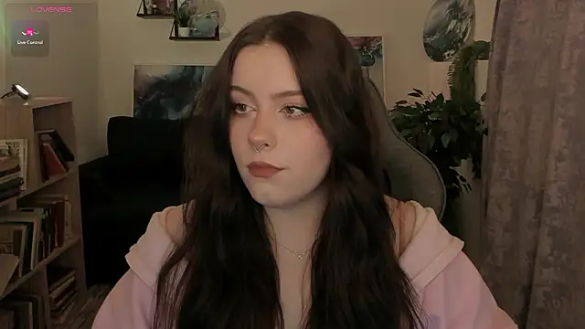 CoralineKeyns online show from March 21, 8:19 am