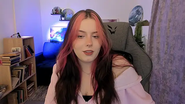 CoralineKeyns online show from April 23, 5:30 am