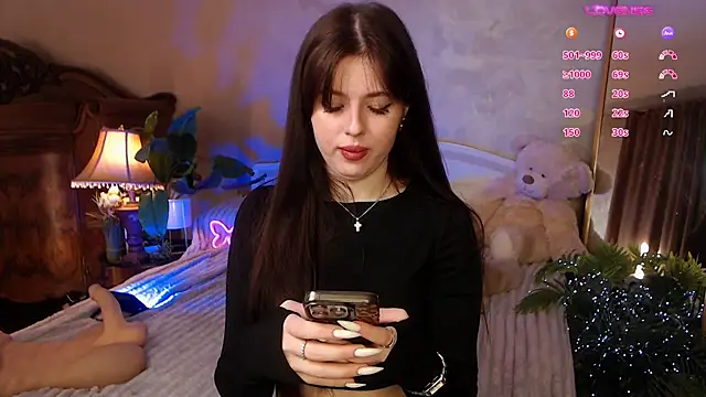 Snapshot of JulieHeets chatting on January 1, 10:21 am JulieHeets online show from January 1, 10:21 am