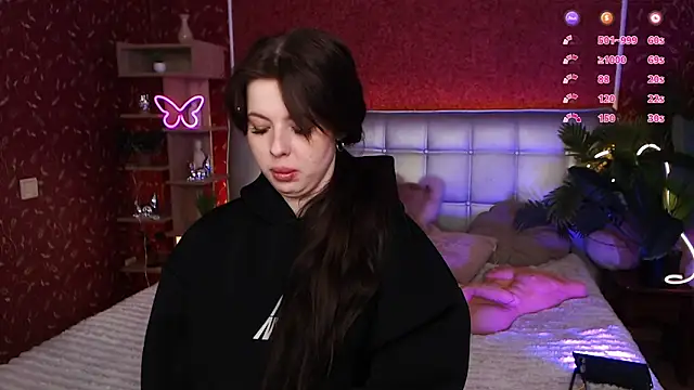 Snapshot of JulieHeets chatting on January 21, 9:46 am JulieHeets online show from January 21, 9:46 am