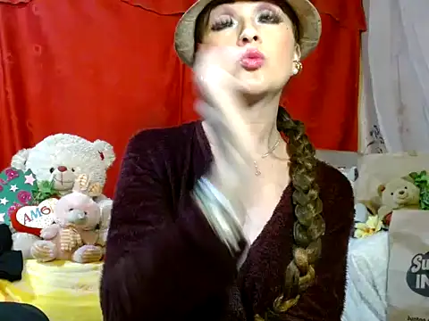 hottieperla online show from May 14, 6:15 pm
