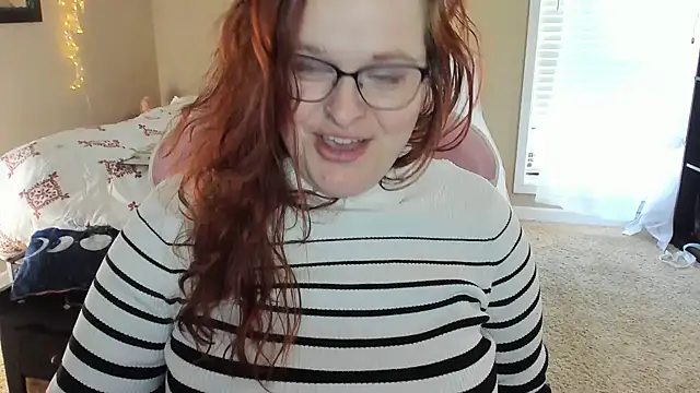 naughtylittlebella online show from January 8, 8:39 pm