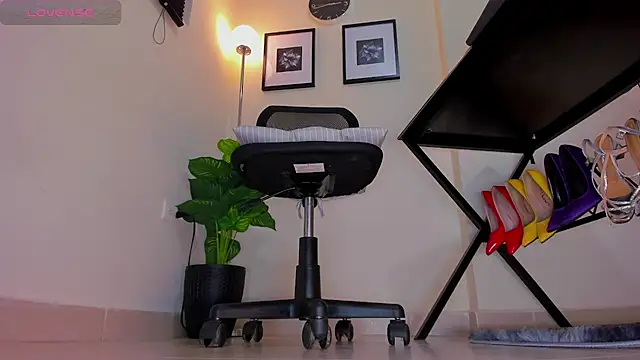 Snapshot of Vero_Starxx chatting on June 25, 7:40 pm Vero Starxx online show from June 25, 7:40 pm