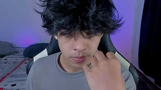 Alan26  online show from November 23, 3:17 am