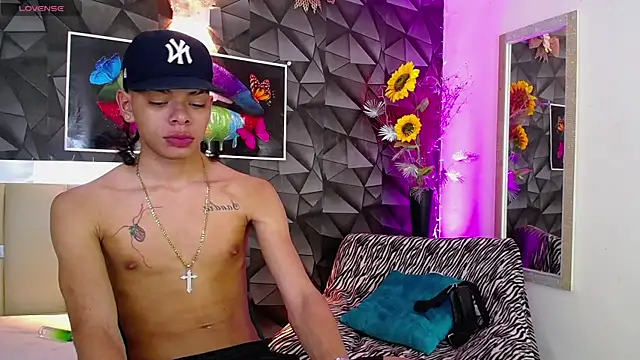 Snapshot of Harry_jhonsson chatting on January 14, 3:43 am Harry jhonsson online show from January 14, 3:43 am