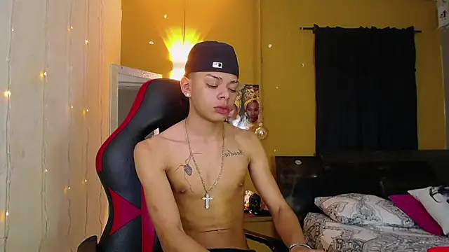 Snapshot of Harry_jhonsson chatting on January 15, 7:48 am Harry jhonsson online show from January 15, 7:48 am