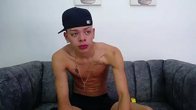 Snapshot of Harry_jhonsson chatting on February 6, 2:44 am Harry jhonsson online show from February 6, 2:44 am