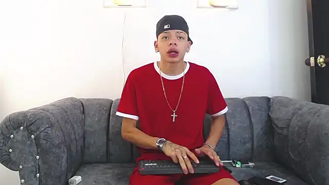 Snapshot of Harry_jhonsson chatting on February 7, 9:26 pm Harry jhonsson online show from February 7, 9:26 pm