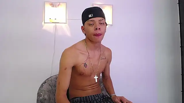 Snapshot of Harry_jhonsson chatting on February 14, 5:51 am Harry jhonsson online show from February 14, 5:51 am