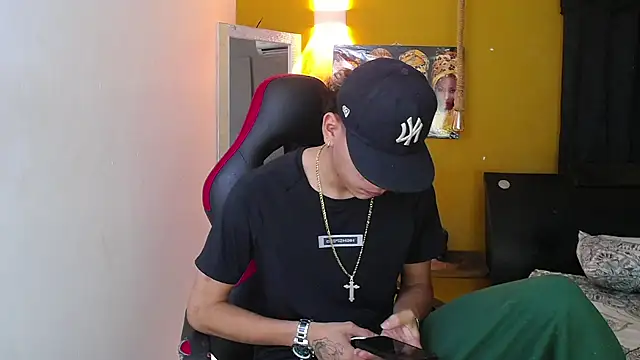 Snapshot of Harry_jhonsson chatting on March 8, 3:17 am Harry jhonsson online show from March 8, 3:17 am