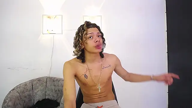 Snapshot of Harry_jhonsson chatting on March 21, 7:11 am Harry jhonsson online show from March 21, 7:11 am