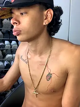 Snapshot of Harry_jhonsson chatting on September 13, 6:08 pm Harry jhonsson online show from September 13, 6:08 pm