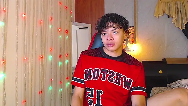 Snapshot of Harry_jhonsson chatting on October 19, 4:40 pm Harry jhonsson online show from October 19, 4:40 pm