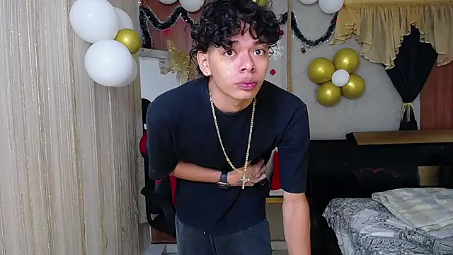 Snapshot of Harry_jhonsson chatting on November 16, 10:37 pm Harry jhonsson online show from November 16, 10:37 pm