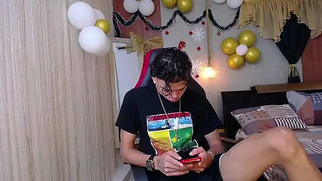 Snapshot of Harry_jhonsson chatting on November 19, 9:59 pm Harry jhonsson online show from November 19, 9:59 pm