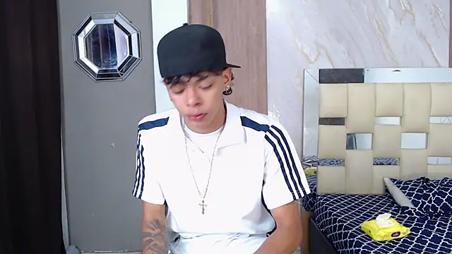 Harry jhonsson online show from April 8, 9:59 pm