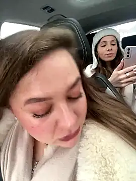 Snapshot of AurorHarris chatting on December 6, 9:54 am AurorHarris online show from December 6, 9:54 am