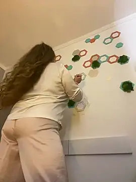 Snapshot of AurorHarris chatting on December 20, 6:24 pm AurorHarris online show from December 20, 6:24 pm