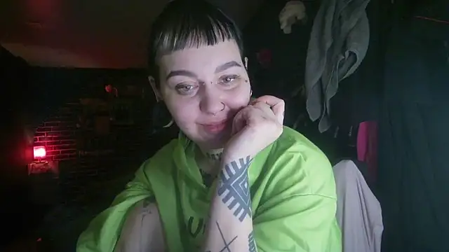 MoorderxDoll online show from January 1, 1:26 am