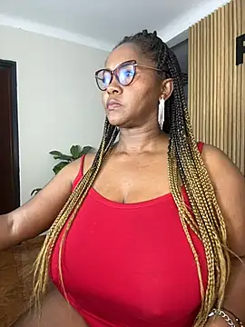 Snapshot of AliciaMiilf chatting on March 16, 5:47 am AliciaMiilf online show from March 16, 5:47 am