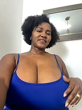 Snapshot of AliciaMiilf chatting on November 7, 1:49 am AliciaMiilf online show from November 7, 1:49 am