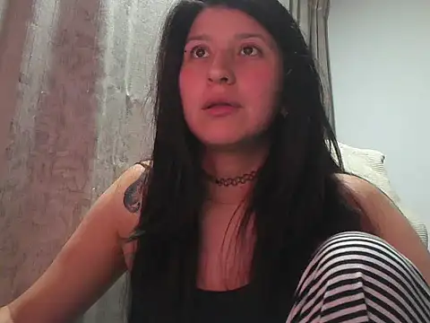 Snapshot of has_Zky chatting on November 19, 4:23 am has Zky online show from November 19, 4:23 am