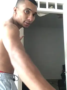 Snapshot of Aaronblack1_ chatting on March 18, 6:48 pm Aaronblack1 online show from March 18, 6:48 pm