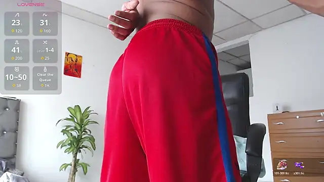 Snapshot of Aaronblack1_ chatting on November 18, 3:27 pm Aaronblack1 online show from November 18, 3:27 pm