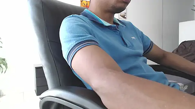 Aaronblack1  online show from February 20, 2:17 pm