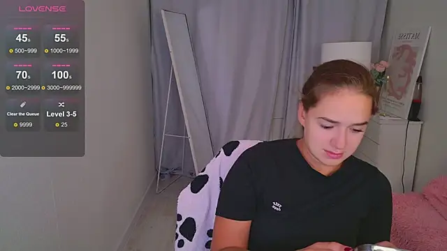 LovelyJessie online show from April 14, 2:12 pm