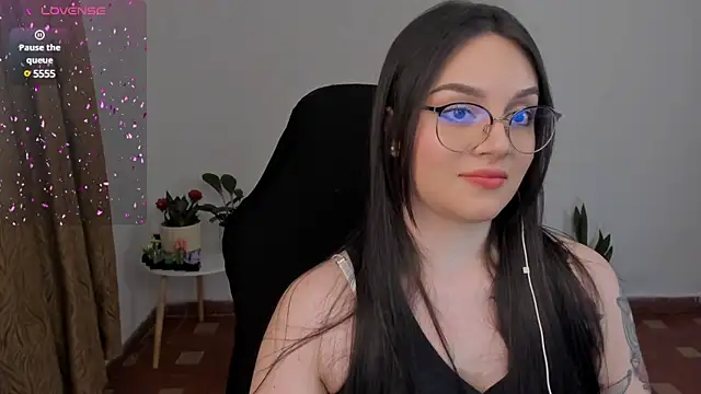 anaveleeez online show from December 11, 5:21 am