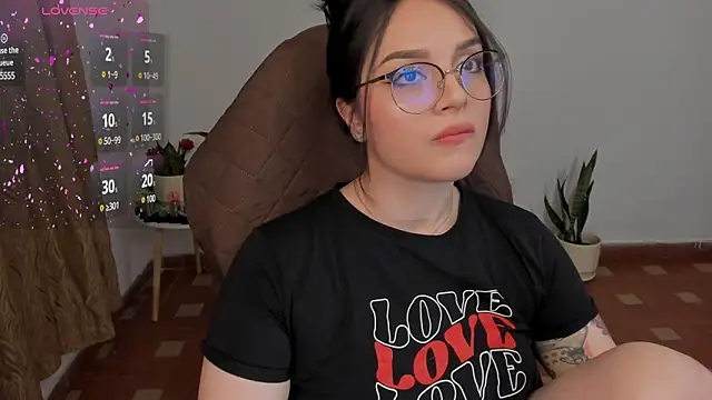 anaveleeez online show from December 18, 11:30 pm