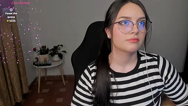 anaveleeez online show from January 14, 1:47 am