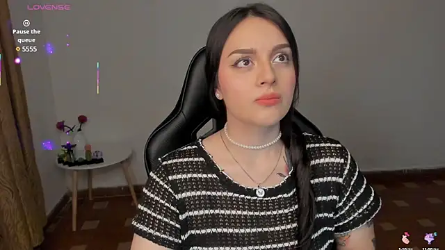 anaveleeez online show from February 6, 7:13 am