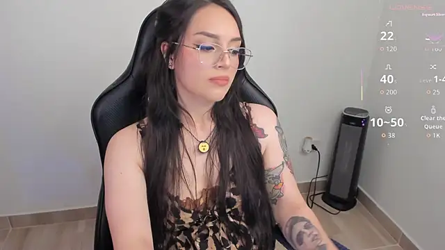 anaveleeez online show from May 13, 12:19 am