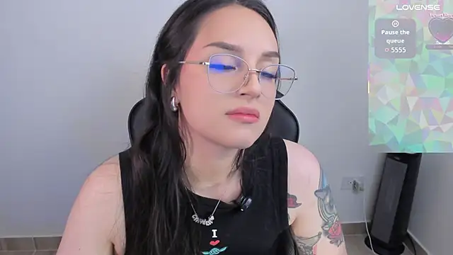 anaveleeez online show from May 27, 10:51 pm