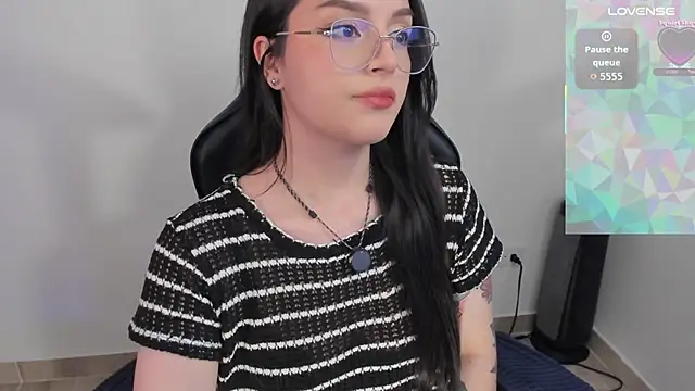 anaveleeez online show from June 25, 11:42 pm